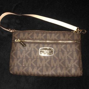 MICHAEL KORS wristlet bag